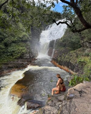 Grazi Massafera Instagram - Sextou !! Nesse hospício chamado “Vida” rs. Te desejo pra hoje .Daqui recordando as maravilhas do Cerrado. Que tu veja desenhos nas nuvens. 
E tenha ideias pra ajudar quem deixou de acreditar nas estrelas. Que se apaixone e cuide bem dos teus afetos.