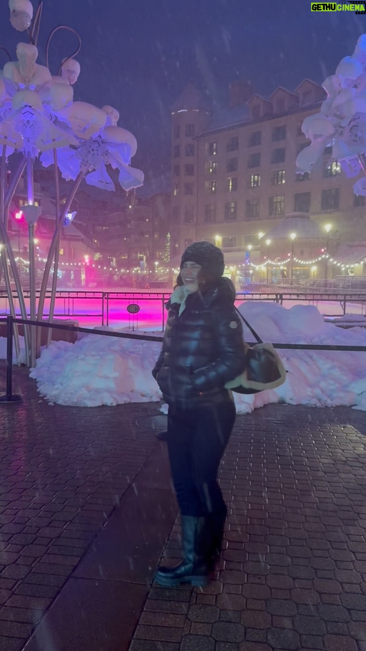 Greidys Gil - 872 Likes - Ayúdame a ponerle un caption ella este video!!! 🌨️ ❄️☃️⛷️🤩🥰
.
.
.
#snow #family #mountains #vacation #happy #snowday #memories #familytime