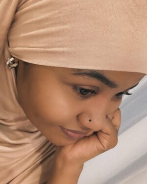 Hadiza Aliyu Instagram - dear ALLAH, if today l lose my hope, please remind me that your plan are better than my dreams. 🥀