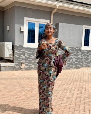 Hadiza Aliyu Instagram - It’s Monday 🤍😘

Another 1️⃣ 🤣 enjoy 🥰✊🏽