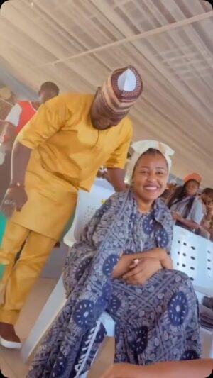 Hadiza Aliyu Instagram - People leave, memories fade, but the pain of losing stays forever.

💔💔💔