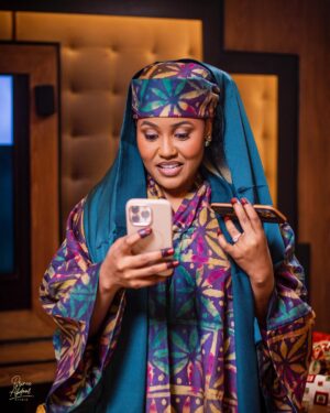 Hadiza Aliyu Instagram - Smile, because happiness is the best filter for your soul.

📸 @princeabdool.studios 
💄 @makeupby.amnah