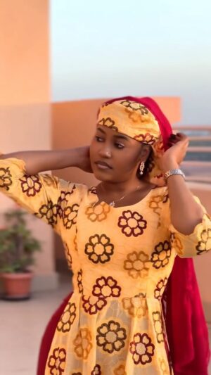 Hadiza Aliyu Instagram - Aunty  @adizatou 😍😍😍
/ 
/
Makeup @makeupby.amnah 
/
/
#amnahweddingguest 
#kanomua #kanomakeupartist #kanofashiondesigners  #bellanaijaweddings #kanowedding #iphonography #glow #beauty #beautymodel #style #weddingguest #kanobusiness #wakeupandmakeup #trending #reels #asoebibella #arewaweddings 
#nigerianwedding #arewafamilyweddings #fabricblogger #northernhypelady @bellanaijaweddings @stylecollections__ @fabricblogger2 @northern_hypelady stylesboutiq @arewafamilyweddings