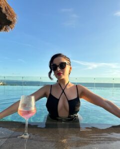 Actress Hande Kaptan HD Photos and Wallpapers October 2025