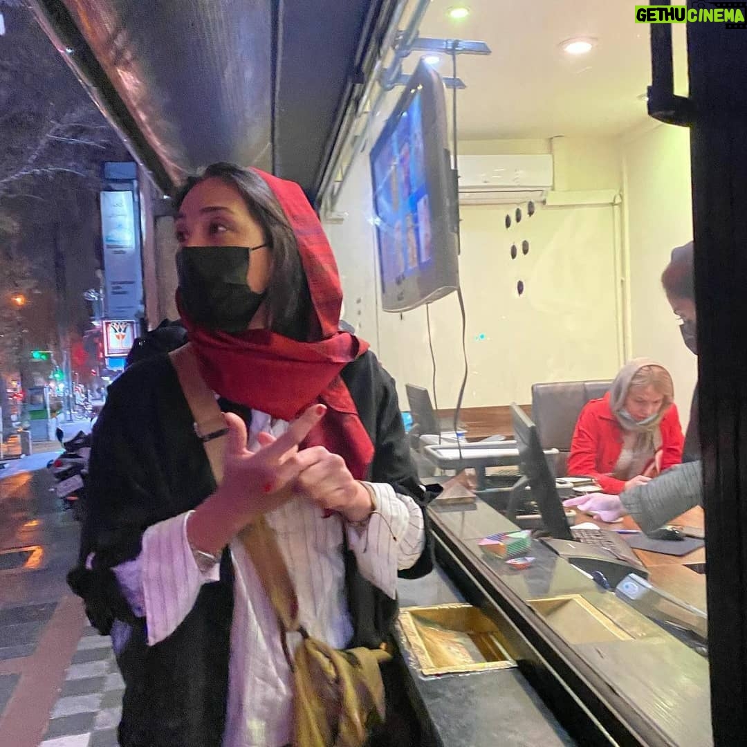Hedieh Tehrani - 28.8K Likes - اولین روز اکران فیلم سینمایی #بی_همه_چیز در سینما فرهنگ