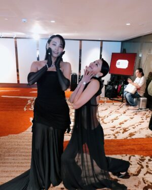 Hedwig Tam Sin-Yin Instagram - 金像獎最後一post😝

多謝大家

Look 1:
Couture gown @robertwun 
Boots @marcjacobs
High jewels @tiffanyandco

Look 2:
Evening gown  @davidkomalondon 
Heels @giuseppezanotti 
High jewels @tiffanyandco

After party:
Outfit: #UHOT @_phandanghoang_
Boots: @christianLouboutin 
Jewels: @kinks.lab

Styled by @constanclee @cons.style #consstylingwork 
Styling assisted by @leungaying

@leciacamerahk
#leciacamerahk