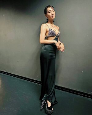 Hedwig Tam Sin-Yin Instagram - 金像獎最後一post😝

多謝大家

Look 1:
Couture gown @robertwun 
Boots @marcjacobs
High jewels @tiffanyandco

Look 2:
Evening gown  @davidkomalondon 
Heels @giuseppezanotti 
High jewels @tiffanyandco

After party:
Outfit: #UHOT @_phandanghoang_
Boots: @christianLouboutin 
Jewels: @kinks.lab

Styled by @constanclee @cons.style #consstylingwork 
Styling assisted by @leungaying

@leciacamerahk
#leciacamerahk