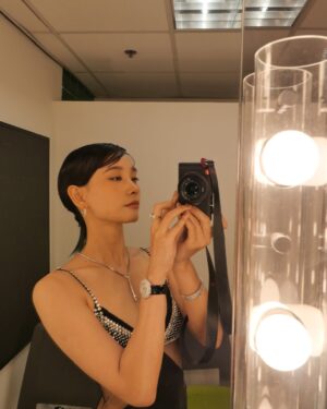Hedwig Tam Sin-Yin Instagram - 金像獎最後一post😝

多謝大家

Look 1:
Couture gown @robertwun 
Boots @marcjacobs
High jewels @tiffanyandco

Look 2:
Evening gown  @davidkomalondon 
Heels @giuseppezanotti 
High jewels @tiffanyandco

After party:
Outfit: #UHOT @_phandanghoang_
Boots: @christianLouboutin 
Jewels: @kinks.lab

Styled by @constanclee @cons.style #consstylingwork 
Styling assisted by @leungaying

@leciacamerahk
#leciacamerahk