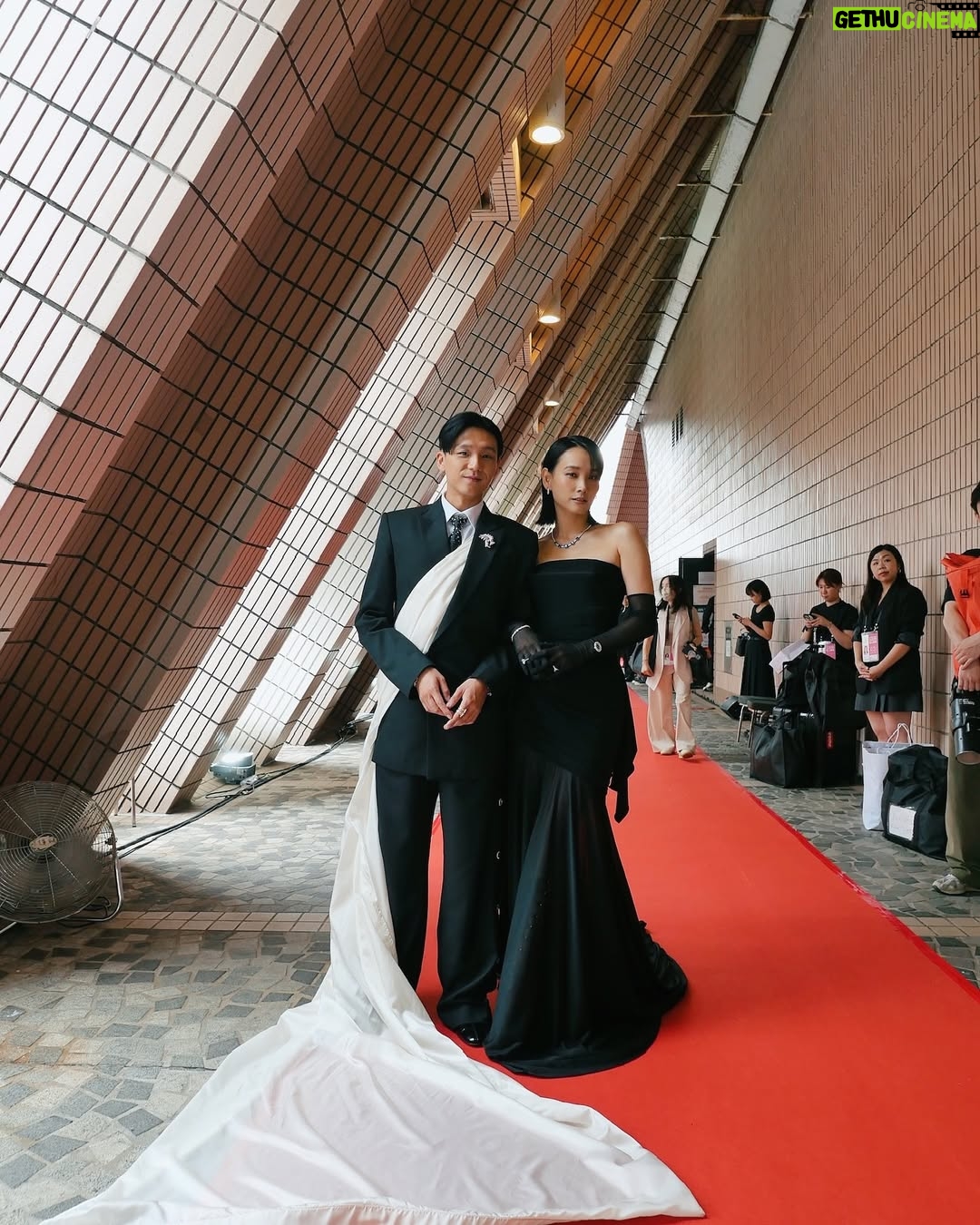 Hedwig Tam Sin-Yin - 13.8K Likes - 金像獎最後一post😝
多謝大家
Look 1:
Couture gown @robertwun
Boots @marcjacobs
High jewels @tiffanyandco
Look 2:
Evening gown @davidkomalondon
Heels @giuseppezanotti
High jewels @tiffanyandco
After party:
Outfit: #UHOT @_phandanghoang_
Boots: @christianLouboutin
Jewels: @kinks.lab
Styled by @constanclee @cons.style #consstylingwork
Styling assisted by @leungaying
@leciacamerahk
#leciacamerahk