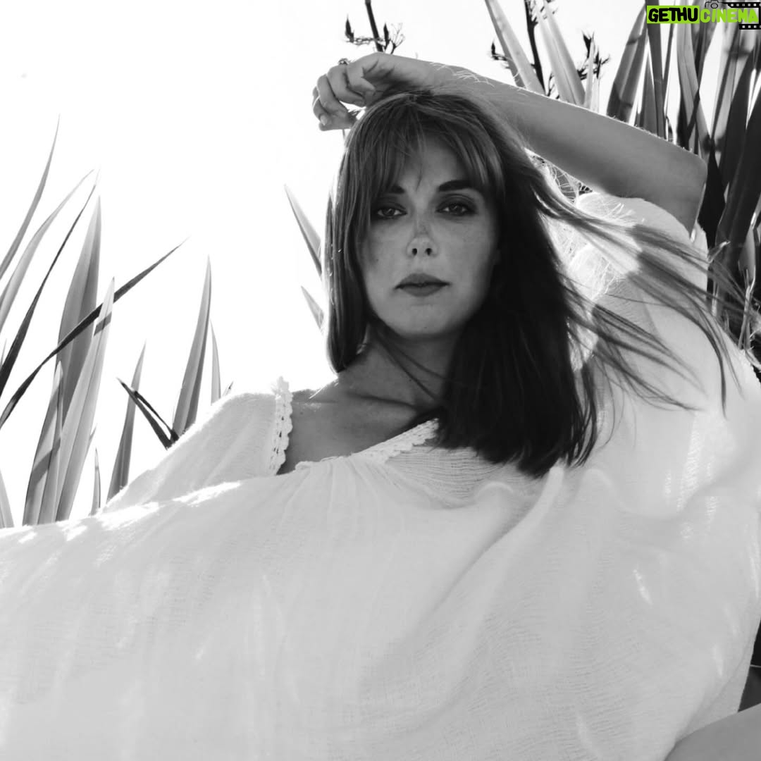 Helena Coelho - 1K Likes - Meus querid@s
Estamos a 1 semana, quem vem?
Venham celebrar o FEMINA com as muito especiais convidadas Phoebe Killdeer, Maria de Medeiros, ClƔudia Efe, Rita Redshoes, Sara Badalo e Helena Coelho aka Helenic
Os bilhetes a voar para as 3 datas, venham celebrar estas noites Ćŗnicas!
1 Abr - @casadamusicaporto - PORTO
2 Abr - @ccbelem - LISBOA
3 Abr - @conventosaofrancisco - COIMBRA
Bilhetes na bio e stories!
#femina15 #thelegendarytigerman #mariademedeiros #helenic #phoebekilldeer #claudaefe #ritaredshoes #sarabadalo