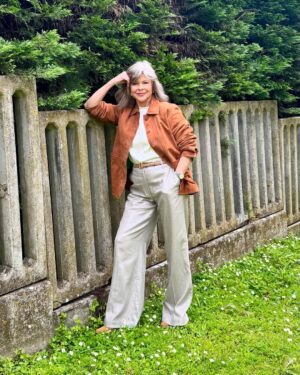 Helena Isabel Instagram - Look primavera @stefanel_official 🌸

Passem nas lojas da Castilho e Guerra Junqueiro!
Vão adorar esta nova coleção com peças em linhos, sedas e algodão, da melhor qualidade ❤️

#stefanel #stefanelss2025