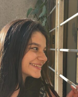 Hetal Gada Instagram - आगे आगे चलें हम 
पीछे पीछे गीत मितवा 🕊️