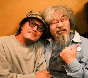 Hisashi Eguchi Instagram - 安齋 肇さんと久々に会いました☺️
2枚め右はじは俳優の山本圭祐さん

Photo by @ito_ken