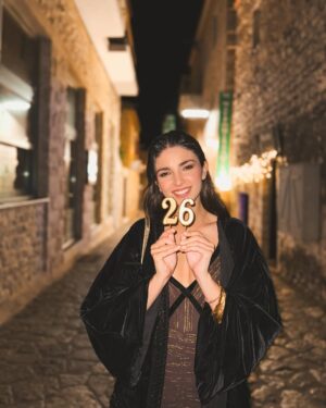 Ifigeneia Tzola Instagram - Sweet 26 🌟
Γενέθλια στη Μανη και με ανθρώπους που αγαπώ!!! #blessed 

Σας ευχαριστώ όλους πάρα πολύ για τις ευχές σας !!! Να είστε πάντα καλά 🧡