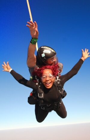 Ifu Ennada Instagram - Here's My Skydiving Video! Super Man Has Nothing On Me! I Jumped Off a Plane and spent about 10mins in the Sky enjoying the best view of Dubai! 

What do you think? 😂😂😂 I felt like a Super Hero up in the Sky! 😂😂😂

Skin: my @beautifuskin

Hair: @mood_by_asher