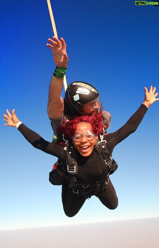 Ifu Ennada - 9K Likes - Here's My Skydiving Video! Super Man Has Nothing On Me! I Jumped Off a Plane and spent about 10mins in the Sky enjoying the best view of Dubai!
What do you think? 😂😂😂 I felt like a Super Hero up in the Sky! 😂😂😂
Skin: my @beautifuskin
Hair: @mood_by_asher