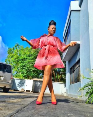 Ifu Ennada Instagram - Let's Not Forget To Smile As We Go Through This, knowing that we're doing things that seemed unachievable before now. We are the "Talk & Do Generation"‼️ We were destined for Greatness‼️ We will restore Nigeria's Glory‼️
___
If you've been wanting my Skincare Secrets, click on the link in my Bio to join my Waiting List for my Limited Edition Harmattan/Winter Collection. 
_______
Outfit @mood_by_asher 
____
📷 @asheriheme 
___
Skin @beautifuskin
___
Hair @beautifuennada