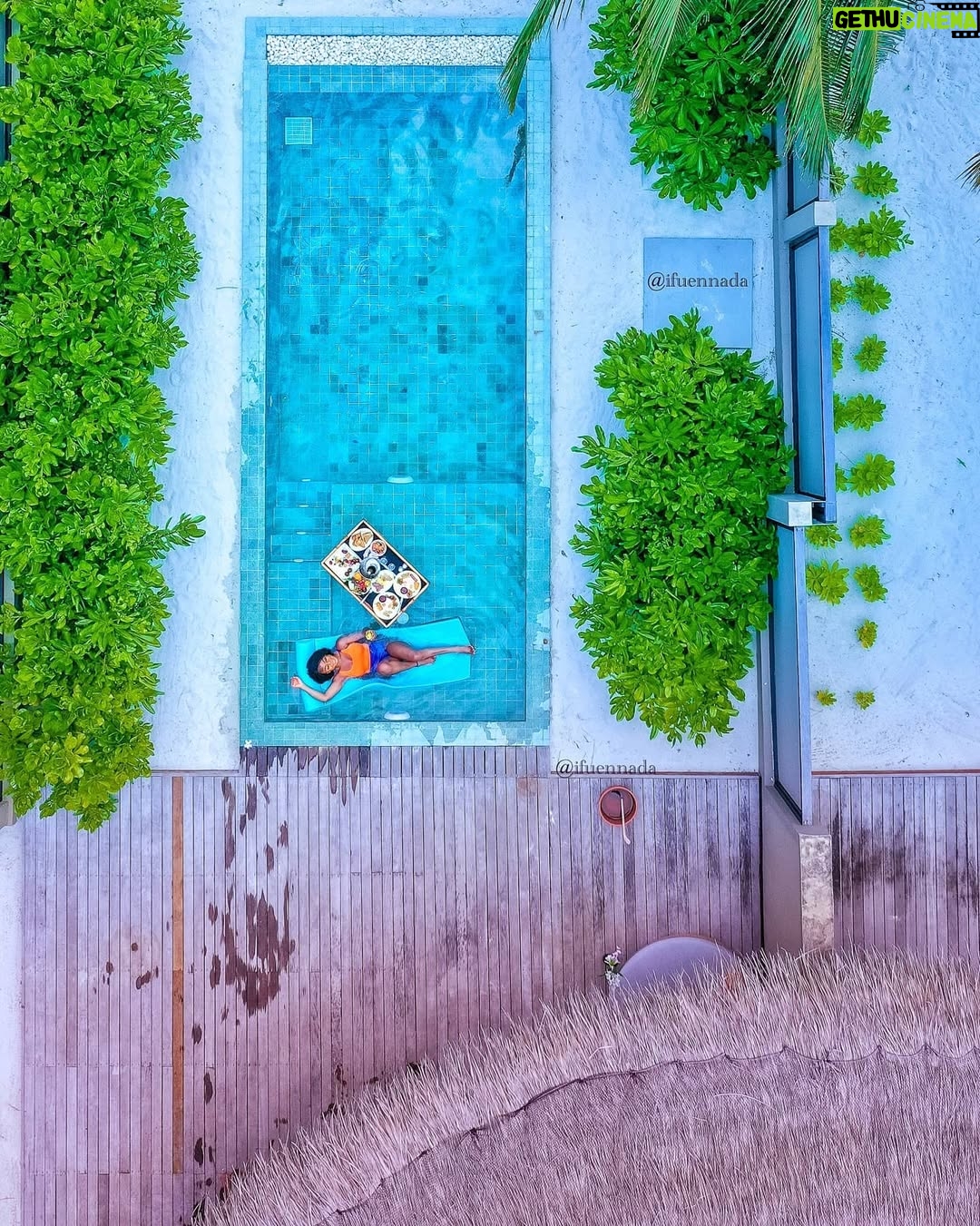 Ifu Ennada - 13.1K Likes - Floating Breakfast in my Beach Villa! Can you spot me in all the pictures?!🤣 What slide is your Fave? I wanted to show you guys all the Angles, so yeah, I went "Drone" 🤣
___
#Maldives is so beautIFU and so much fun!
___
Skin: my @beautifuskin Products
__
Art Director @mood_by_asher