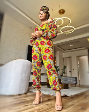 Ifu Ennada Instagram - Young Forever Ifu. Thin Ifu😊. What Slide is Your Fave? 👇🏿👇🏿👇🏿
___
Outfit - My Precious @blessing_mandy 
___
Skin my @beautifuskin