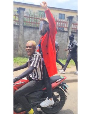 Ifu Ennada Instagram - For those of you h@ ting and insulting me because I came out to protest with Bouncers, here's more stuff to hate on. I later climb bike‼️ Hate on that too ‼️ 
___
I've not been feeling well...which is why I didn't join the protest last week. Yesterday I could barely walk, but I decided I'll still come out today and lend my voice to this Cause, but you haters that don't know my situation, you H@ t£rs that are not even out here protesting, you  do nothing but hate and insult me. If I didn't come out you'll talk, I'm out now and you want to k!ll me. Na una family una go k!ll.
_____
Your issue is that I came with Bouncers and dressed in a way you classify as "flashy". Was I supposed to dress like a Beggar? Is it your money I used to pay the Bouncers? 
____
Do you know aside security - incase police decides to harrass Protesters like they did yesterday to those girls and others, do you they were here to support me incase I couldn't walk anymore because of my health?  At some point I almost gave up. One of them offered to carry me but I refused knowing that you Idiots will misinterprete it. It was after this they found me a bike which helped me get to the venue and back.
______
Nigerian Youths, we are protesting because we want to #EndSARS, but if all you do is h@ te on people who stand out in ways you don't like, then you're very m@@d and deserve every bad thing happening to you. 
_____
For Those of you asking "who is she to carry Bouncers when others celebrities didn't?" Am I "other celebs", "are they me?" Am I modelling my life after any of them? 
____
All you H@ t£rs are m@d I swear.  You don't deserve any of this explanation and even if I just came out just to flex, at least I showed up unlike you and it's still not your business and you're still very m@ d.