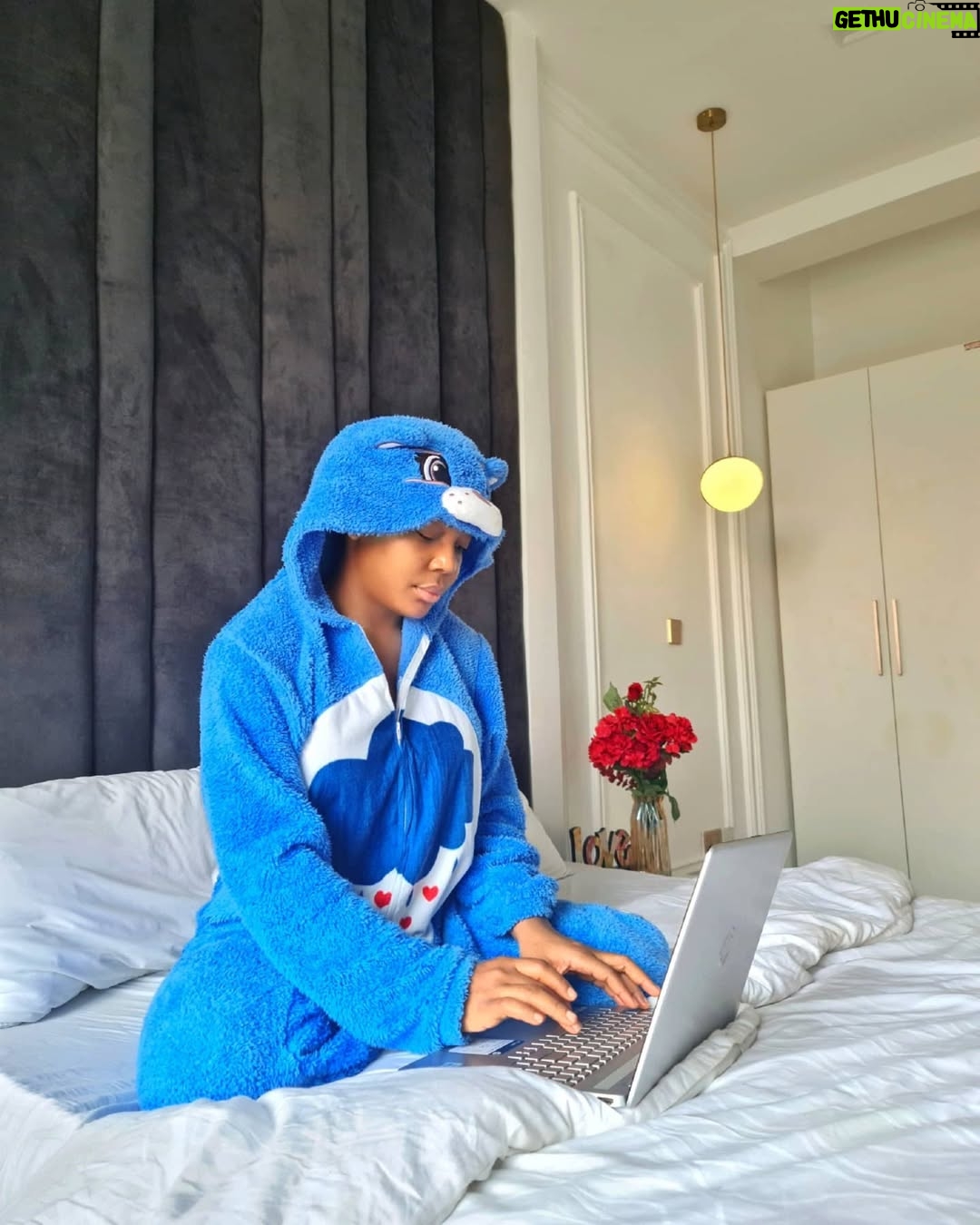 Ifu Ennada - 8.7K Likes - My Team & I spent the Easter Break Strategising for the New Quarter. So guys, you all got my "can you guess where I'm going to" question wrong. LOL. I did take a small break, but it was for work not flex.
___
My Sleep/Lounge Wear @mood_by_asher
___
Skin @beautifuskin