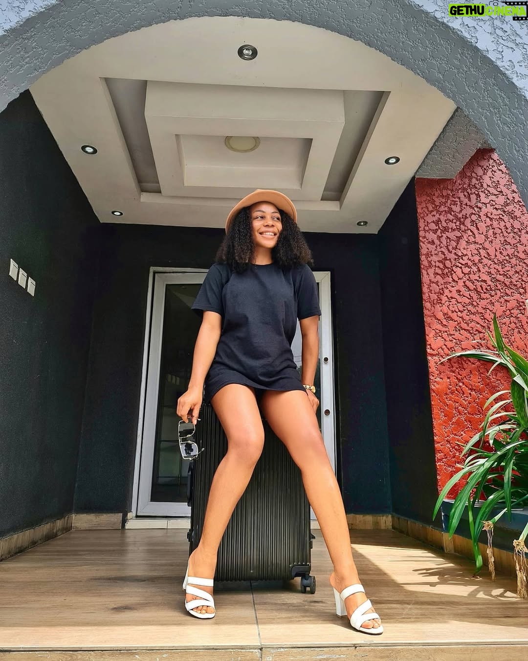 Ifu Ennada - 9.6K Likes - Sweet Baby Ifu is Definitely not Spending Easter Break at Home! Can you guess where I'm going to? 😚😚😁😁
___
Skin : my @beautifuskin as always
___
Outfit @mood_by_asher