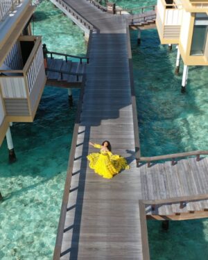 Ifu Ennada Instagram - Princess Ifu in Maldives🥰. Have you Seen my Dance Video in this Dress? Check my Last Post. What Slide is your Fave? 
___
Skin my @beautifuskin products. 
___
Outfit /Stylist @mood_by_asher @asheriheme 
___
#KylieBaby