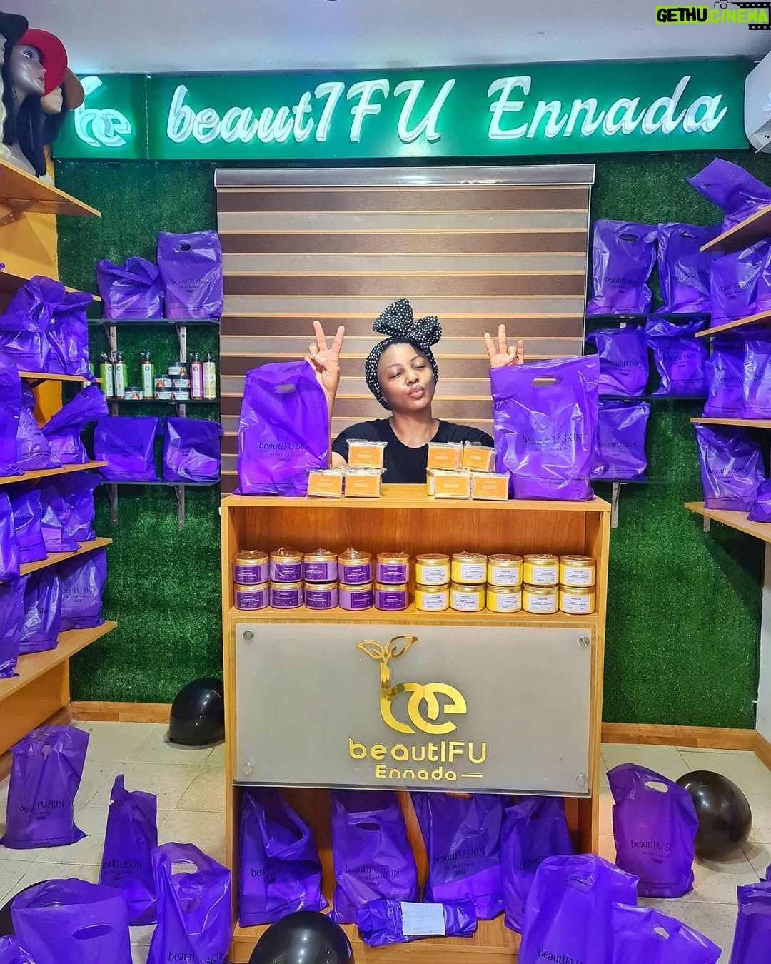 Ifu Ennada - 6.1K Likes - Guys‼️ I feel Incredibly Led to Give out 10k to 1 person, each week till the end of the year! So each week someone gets 10k to help them out financially.
____
10k might not be alot money to some, but it'll mean the world to a lot of people out there.
___
So how should we go about choosing winners?
____
I just want to help out people with financial troubles- people who have use of the 10k.
____
I realised that I have been incredibly blessed this year, but sometimes I've been ungrateful to God without even knowing it. Giving is a way for me to show my gratefulness to God.
____
Please note that I do a lot of financial assistance offline and even online that I never post here, but when I feel led by God, I post public financial giveaway here.😊
____
PS: Want to support my business? Checkout @beautifuskin and @beautifuennada