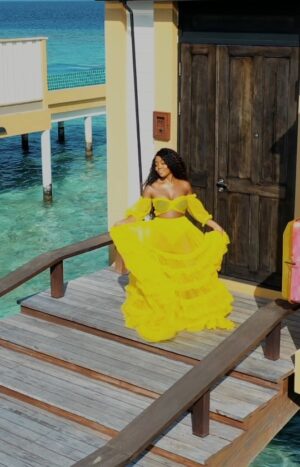 Ifu Ennada Instagram - a beautIFU Drone Shot of the 2nd Island I stayed in. The most beautIFU place I've been so far!
____
Skin my @beautIFUSkin Products. 
___
Outfit/Stylist @mood_by_asher @asheriheme
___
Music Credit: Kamelia by Akcent ft Lidia Buble & DDY Dunes
____
Video shot on Drone by @ahmed_rishaan 
____
#Maldives #VisitMaldives #SunnySideOfLife #maldives_ig
#DanceLifestyle #maldivesislands #TravelDiary #KylieBaby