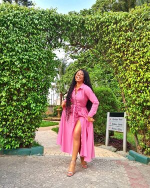 Ifu Ennada Instagram - I'm Baaaaaaaaack‼️😂😂😂 I'm back from #Maldives and I have something special for someone, but, there's a "but". I'll be going live on IG today from 8pm to talk about something very important and I need you guys to be a part of it. Whoever contributes the most in the comment of the IG Live gets my "something special".
___
Remember today from 8pm. Giveaway aside, I really want you guys to turn up😩. This will be my first IG Live in almost 1yr. I've almost forgotten how to do IG Live sef😭
__
Love my dress? It was made by the young and lovely 
 @nattybymandy
___
Skin: my @beautifuskin Products