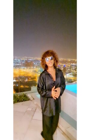 Ifu Ennada Instagram - My 2 Bedroom Private Pool Dubai Villa Tour! CEO Lifestyle! CEO Way! 👇🏽👇🏽👇🏽

Skin: my @beautifuskin