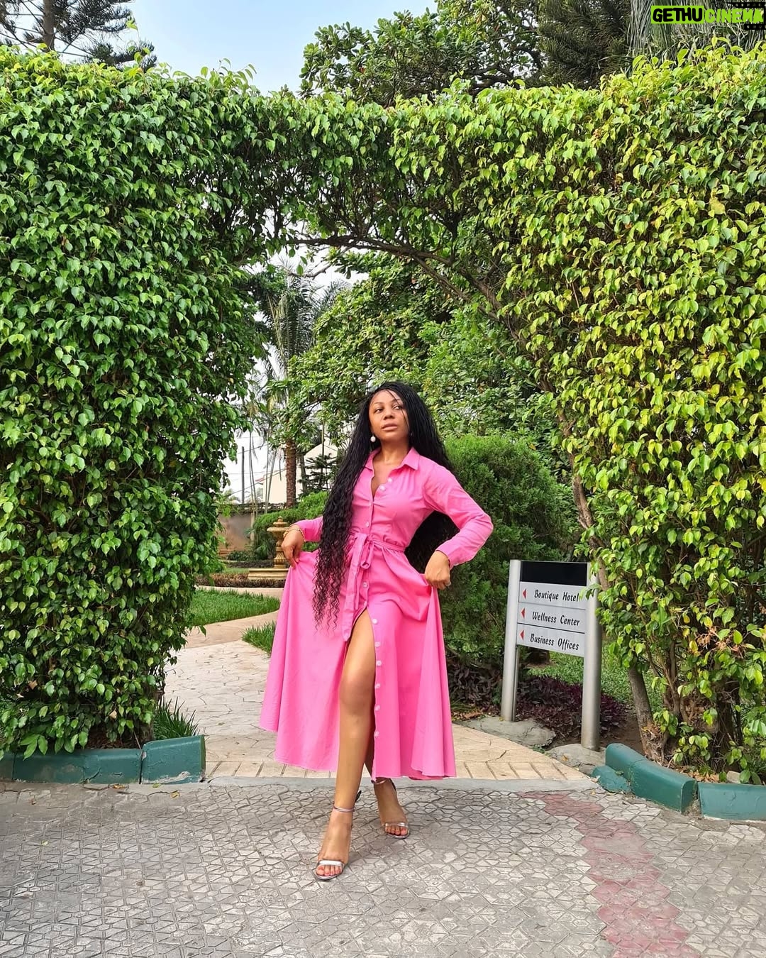 Ifu Ennada - 15.6K Likes - I'm Baaaaaaaaack‼️😂😂😂 I'm back from #Maldives and I have something special for someone, but, there's a "but". I'll be going live on IG today from 8pm to talk about something very important and I need you guys to be a part of it. Whoever contributes the most in the comment of the IG Live gets my "something special".
___
Remember today from 8pm. Giveaway aside, I really want you guys to turn up😩. This will be my first IG Live in almost 1yr. I've almost forgotten how to do IG Live sef😭
__
Love my dress? It was made by the young and lovely
@nattybymandy
___
Skin: my @beautifuskin Products