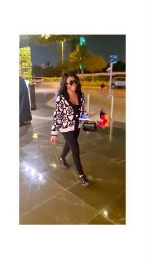 Ifu Ennada Instagram - Hello Dubai! CEO is in Town for Premium Enjoyment! My Hotel is already bursting my Head! They have my pictures everywhere!

On this Trip, I am for Everybody, but I belong to Nobody!

My Private Pool Villa Tour drops tomorrow!

@beautifuskin @beautifuennada 

Music Credit:  Tiwa savage Koroba