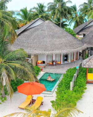 Ifu Ennada Instagram - Floating Breakfast in my Beach Villa! Can you spot me in all the pictures?!🤣 What slide is your Fave? I wanted to show you guys all the Angles, so yeah, I went "Drone" 🤣
___
#Maldives is so beautIFU and so much fun!
___
Skin: my @beautifuskin Products 
__
Art Director @mood_by_asher