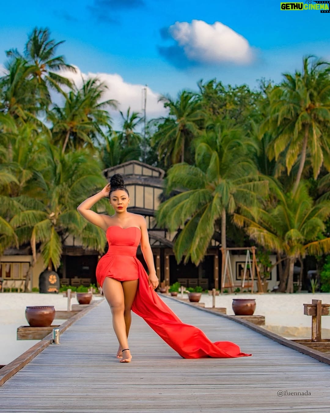 Ifu Ennada - 15.3K Likes - You're a Real Life Super Hero! You're going to save yourself and put your Family Name on the Map! There has never been anyone like you and there is absolutely nothing you can't achieve cos you are B*dA$$‼️
___
Skin my @beautifuskin products.
___
Dress: @mood_by_asher
___
Hair: my @beautifuennada