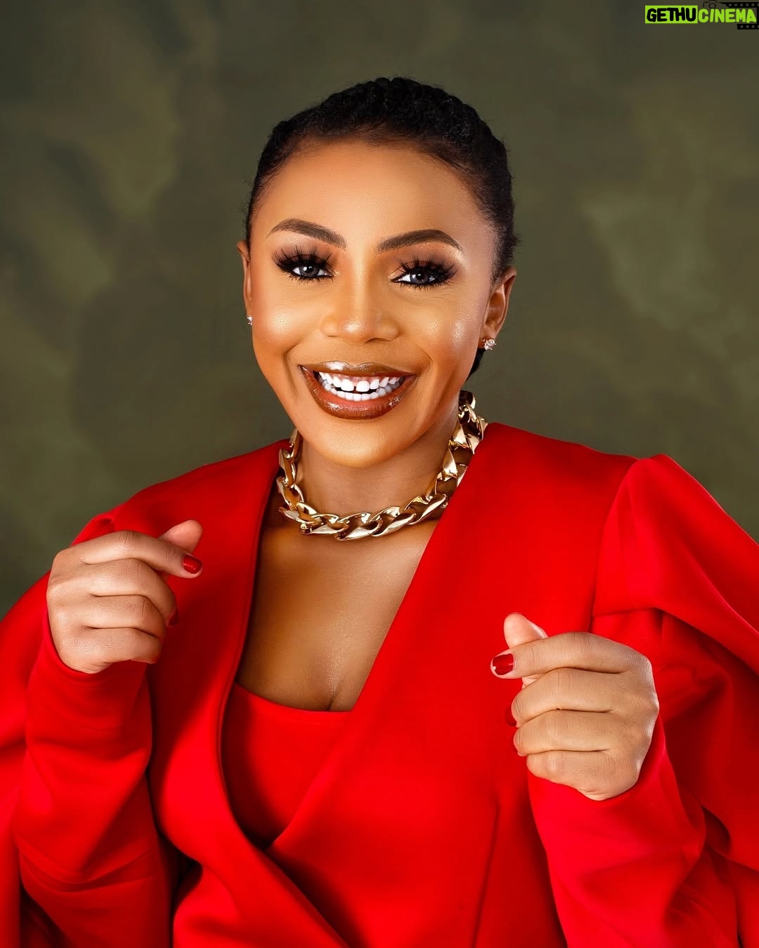 Ifu Ennada - 12.1K Likes - Ifu Billions! Pure Beauty! Super Entrepreneur! Jesus Baby! Somebody's Future Billionaire Wife! Hey God! I'm so beautIFU! Somebody pls clap for Jesus! Hallelujah! 😂😂😂❤❤❤🔥🔥🔥
___
Outfit @nattybymandy
__
Makeup: @ryannejohnbeautystudio
__
Styling: @mood_by_asher
___
Hair: @beautifuhair
__
📷 @kolexor
___
Skin @beautifuskin