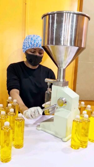 Ifu Ennada Instagram - Spent The Whole Day In Production for my @beautifuskin Papaya & Lemon Anti Blemish Body Oil. 😚😚😚 I cut off lots of clips to make it shorter. 

LlNK lN @beautifuskin Bl0 T0 GET THlS BABY & MORE