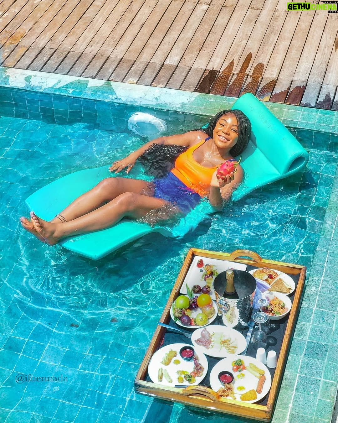 Ifu Ennada - 13.1K Likes - Floating Breakfast in my Beach Villa! Can you spot me in all the pictures?!🤣 What slide is your Fave? I wanted to show you guys all the Angles, so yeah, I went "Drone" 🤣
___
#Maldives is so beautIFU and so much fun!
___
Skin: my @beautifuskin Products
__
Art Director @mood_by_asher