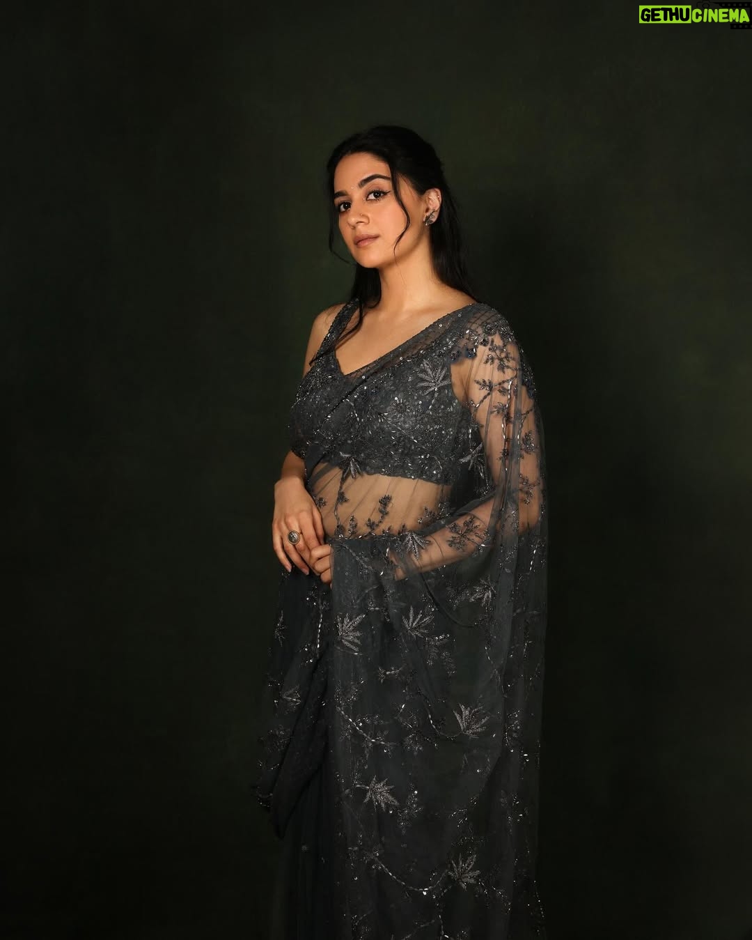 Iman Esmail - 135.9K Likes - ššš
Makeup - @makeupby_mahesh
Hair- @koduruamarnath
Stylist- @sreevardhan_keto
Photography - @pranav.foto
Managed by - @benchmarktalents