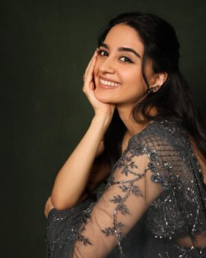 Iman Esmail Instagram - 💙💙💙

Makeup - @makeupby_mahesh 
Hair- @koduruamarnath 
Stylist- @sreevardhan_keto 
Photography - @pranav.foto 
Managed by - @benchmarktalents