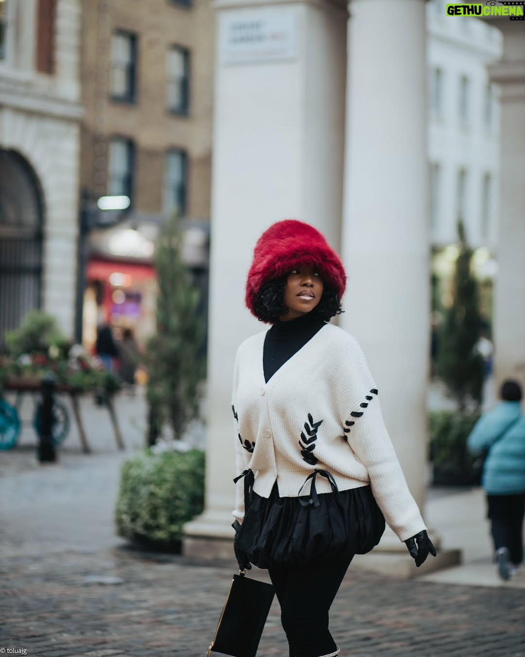 Ini Dima-Okojie - 42.4K Likes - Talk to her nice⦠š
Photography | @toluajg
Bubble skirt | @myt5s
