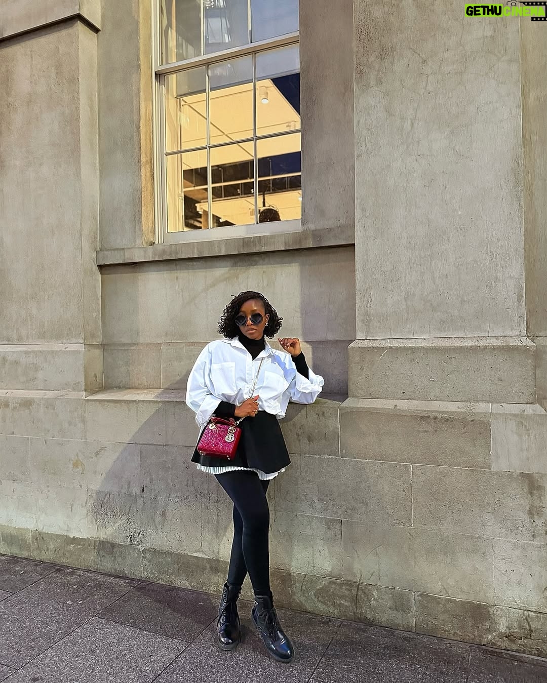 Ini Dima-Okojie - 56K Likes - Upper East Side chicš„
Ps: Slide 7 we didnāt plan to coordinate our outfits ⦠it just happened š