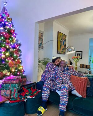 Ini Dima-Okojie Instagram - Our favorite time of the year…So thankful for family🥰

Wishing you all the love, laughter, and a little extra sparkle this season brings. 🎄🎄🎄 
Merry Christmas from the Ene-Obong’s 🤎🍫
#IniAbasi