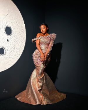 Ini Edo Instagram - Out for TM ! Aaaarrrrrghhhhh girl .. you made me so emotional this night. You are indeed an embodiment of God’s grace  @tokemakinwa .

Styled by the force … the Tornado @swankyjerry 
Dress by @kudcollections 
Make up @bernards_magic 
Hair by @hairartistrybycoco 
Photographer @shotbysukre 
Location @dcontenthub 
Crowned by the force @swankyjerry 
No swanky No styling 💅🏾