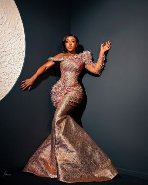 Ini Edo Instagram - Out for TM ! Aaaarrrrrghhhhh girl .. you made me so emotional this night. You are indeed an embodiment of God’s grace  @tokemakinwa .

Styled by the force … the Tornado @swankyjerry 
Dress by @kudcollections 
Make up @bernards_magic 
Hair by @hairartistrybycoco 
Photographer @shotbysukre 
Location @dcontenthub 
Crowned by the force @swankyjerry 
No swanky No styling 💅🏾
