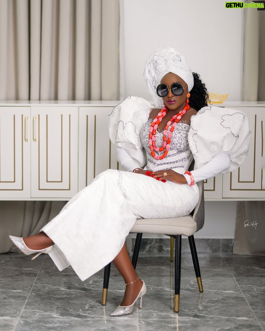 Ini Edo - 172.1K Likes - Finally, I laid to rest my first love .A man whose presence shaped our lives in ways words can barely capture. Our father was more than just a provider and protector—he was a guiding light, a man who walked with unwavering faith and instilled in us the fear of God.
He taught us that life is more than just what we see; that our actions, our words, and even our thoughts should align with the will of God. He led by example, showing us the power of prayer, the importance of integrity, and the value of humility. Through his discipline, we learned respect. Through his wisdom, we gained understanding. And through his love, we found strength.
He was not a perfect man, but he was a man after God’s own heart—one who believed that righteousness was the foundation of a meaningful life. His voice still echoes in our hearts, reminding us to trust in the Lord, to walk the straight path, and to never forget where we come from.
Though he may no longer be with us, his legacy lives on. The seeds of faith he planted in our hearts continue to grow, shaping the way we live, love, and serve.
We thank God for the gift of our father, a man who feared the Lord and taught us to do the same. His work on earth is done, but his impact will never fade. Rest well, Dad, until we meet again in the presence of the One you taught us to honor…. Adieu Daddy, Asiere Daddy .. till we meet again…
Styled @medlinboss
Couture outfit @medlincouturecollection
Gele _gabby_gele
Videography @_kelvzsshot