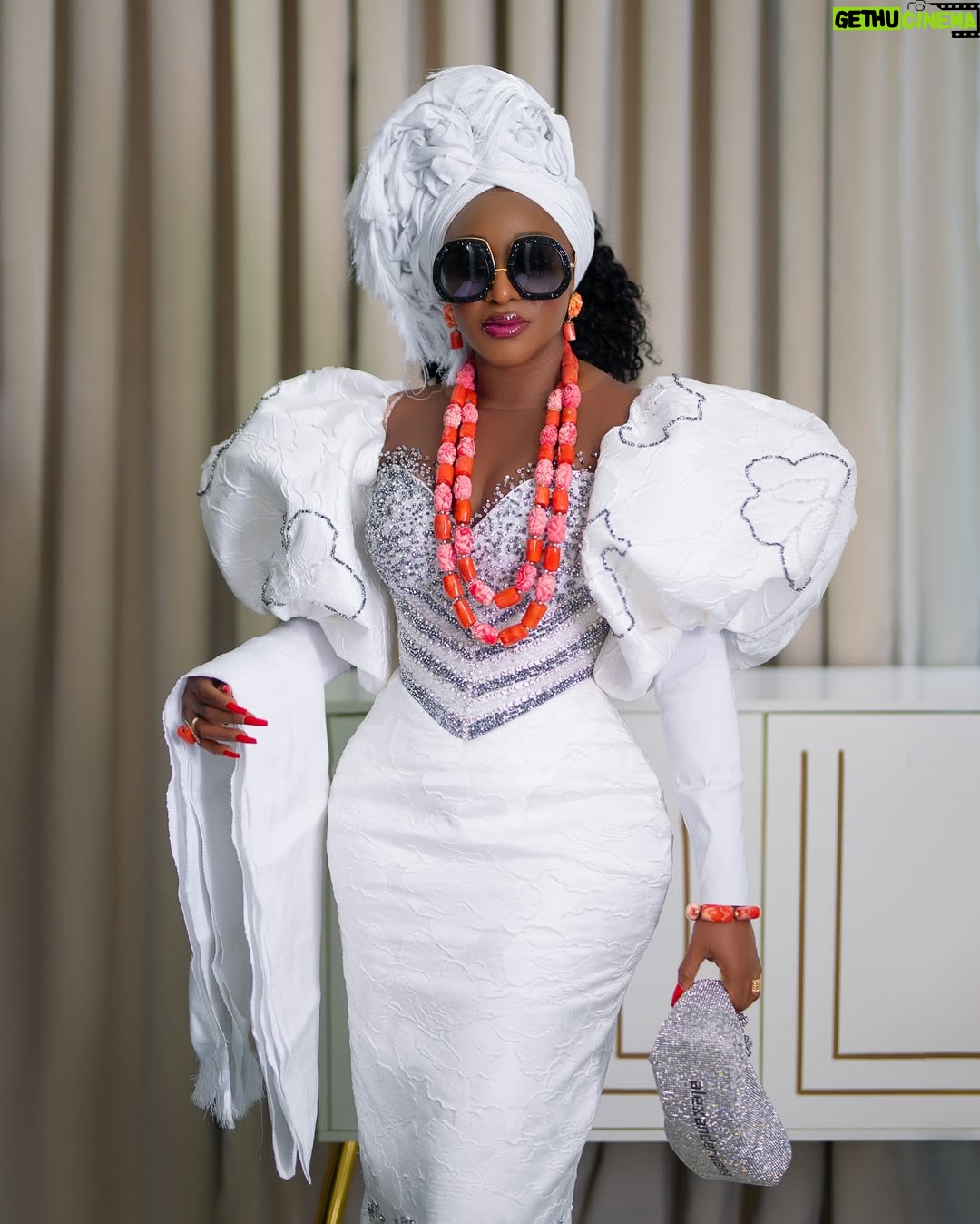 Ini Edo - 172.1K Likes - Finally, I laid to rest my first love .A man whose presence shaped our lives in ways words can barely capture. Our father was more than just a provider and protector—he was a guiding light, a man who walked with unwavering faith and instilled in us the fear of God.
He taught us that life is more than just what we see; that our actions, our words, and even our thoughts should align with the will of God. He led by example, showing us the power of prayer, the importance of integrity, and the value of humility. Through his discipline, we learned respect. Through his wisdom, we gained understanding. And through his love, we found strength.
He was not a perfect man, but he was a man after God’s own heart—one who believed that righteousness was the foundation of a meaningful life. His voice still echoes in our hearts, reminding us to trust in the Lord, to walk the straight path, and to never forget where we come from.
Though he may no longer be with us, his legacy lives on. The seeds of faith he planted in our hearts continue to grow, shaping the way we live, love, and serve.
We thank God for the gift of our father, a man who feared the Lord and taught us to do the same. His work on earth is done, but his impact will never fade. Rest well, Dad, until we meet again in the presence of the One you taught us to honor…. Adieu Daddy, Asiere Daddy .. till we meet again…
Styled @medlinboss
Couture outfit @medlincouturecollection
Gele _gabby_gele
Videography @_kelvzsshot