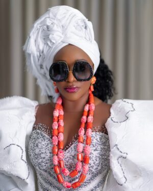 Ini Edo Instagram - Finally, I laid to rest my first love .A man whose presence shaped our lives in ways words can barely capture. Our father was more than just a provider and protector—he was a guiding light, a man who walked with unwavering faith and instilled in us the fear of God.

He taught us that life is more than just what we see; that our actions, our words, and even our thoughts should align with the will of God. He led by example, showing us the power of prayer, the importance of integrity, and the value of humility. Through his discipline, we learned respect. Through his wisdom, we gained understanding. And through his love, we found strength.

He was not a perfect man, but he was a man after God’s own heart—one who believed that righteousness was the foundation of a meaningful life. His voice still echoes in our hearts, reminding us to trust in the Lord, to walk the straight path, and to never forget where we come from.

Though he may no longer be with us, his legacy lives on. The seeds of faith he planted in our hearts continue to grow, shaping the way we live, love, and serve.

We thank God for the gift of our father, a man who feared the Lord and taught us to do the same. His work on earth is done, but his impact will never fade. Rest well, Dad, until we meet again in the presence of the One you taught us to honor…. Adieu Daddy, Asiere Daddy .. till we meet again…

Styled @medlinboss 
Couture outfit @medlincouturecollection
Gele _gabby_gele 
Videography @_kelvzsshot