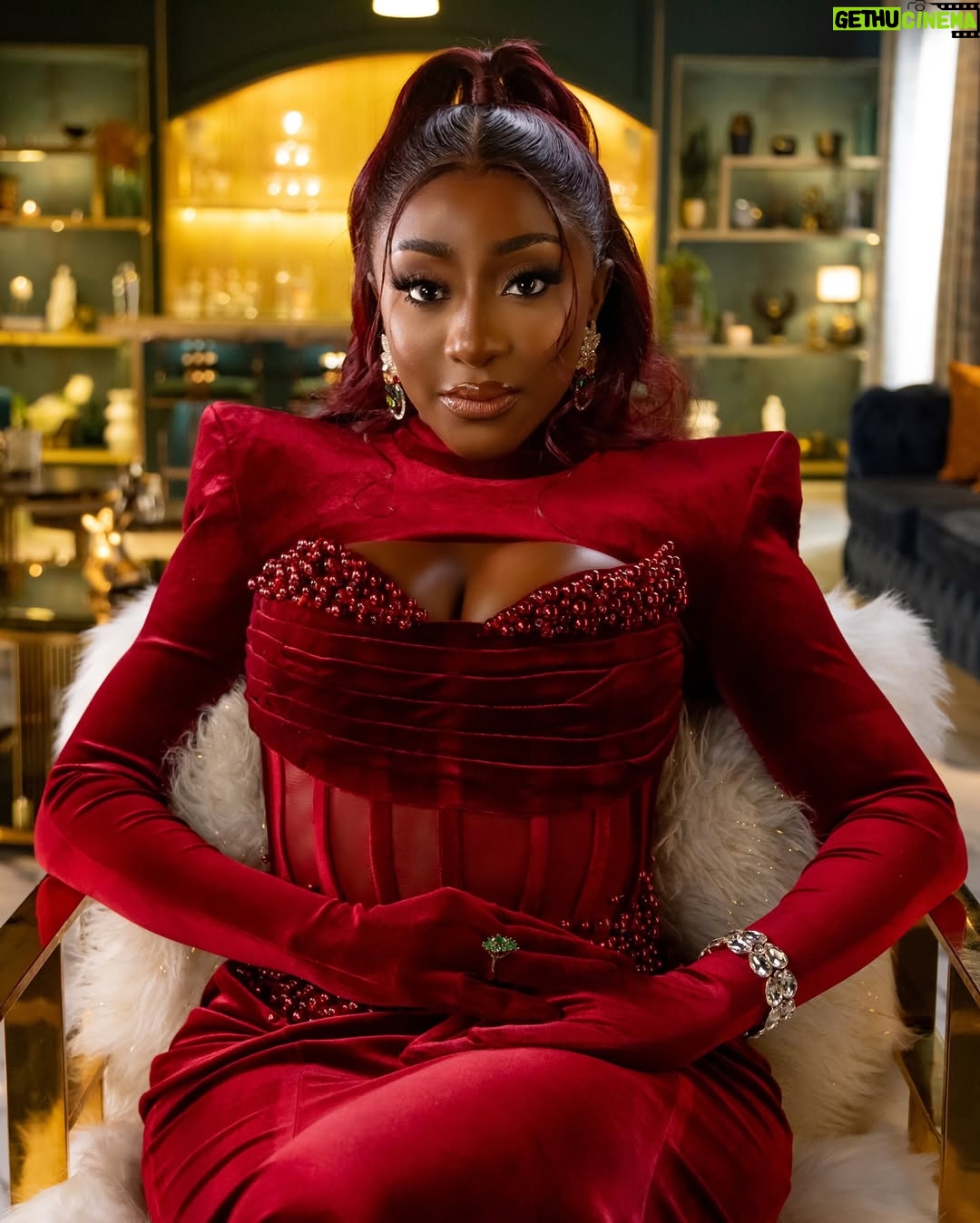 Ini Edo - 108.3K Likes - Phewww what an adventure 😜Thank you to all my amazing supporters and lovers for the overwhelming outpouring of love and support…. You guys are the realest💕 congratulations to all my beautiful cast members… You all are Queens and kings and I love you and cannot wait to see you all again 🙏
Thank you to the producers and the network of Young famous and African … it was indeed an experience 🙏
It’s all love and peace ✌️ 💕
#THETABLE
#youngafricanandfamous
#netflixsa