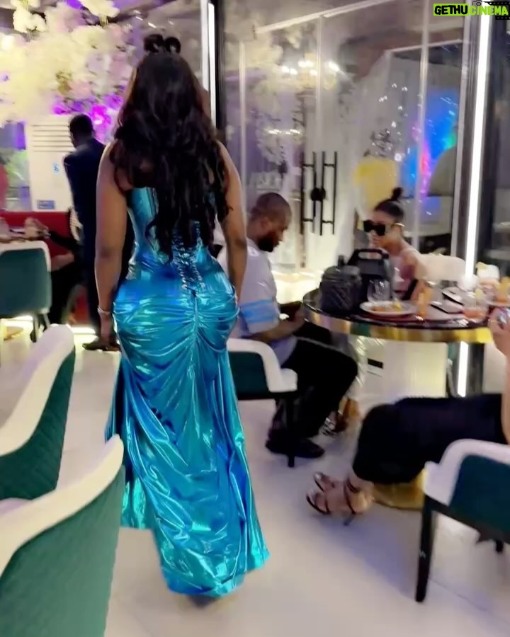 Ini Edo - 172.5K Likes - Hello my beautiful family. It’s the YOUNG, FAMOUS & AFRICAN season. We had a watch party last night,and this is how your girl repped!!!!! I will come back with the stories about this show… I cannot thank you enough for your constant love and support. We will get into the details shortly 😁🤞🥂💕
Styled by my guy, the Tornado, the Force, @swankyjerry
Designed by @kudcollections
#youngfamousandafrican